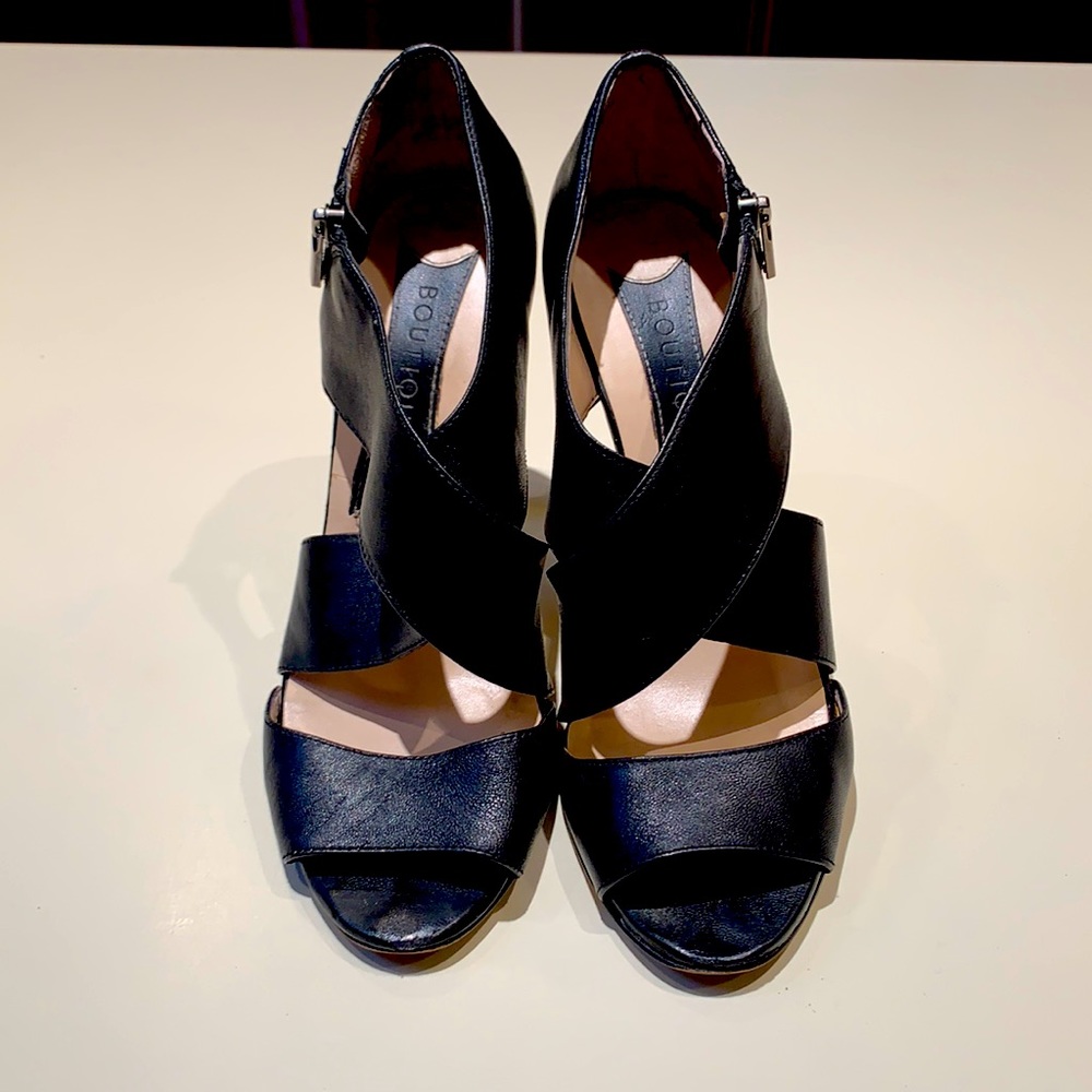 Black size 7 heels